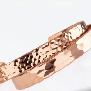 Koper armband gehamerd